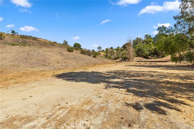7583 Country Hill Lane, Anaheim Hills CA: https://media.crmls.org/medias/caf0f611-67b1-4343-8e40-a128881b6689.jpg