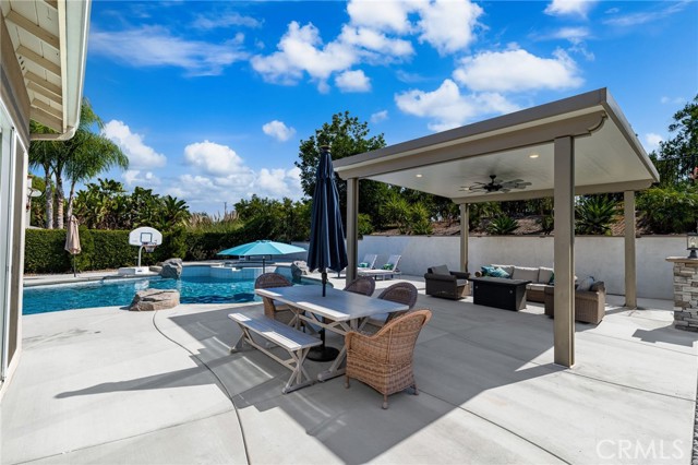 8067 Terraza Court, Riverside CA: https://media.crmls.org/medias/caf0fcac-fdd5-4306-82dc-4736fe69a2af.jpg
