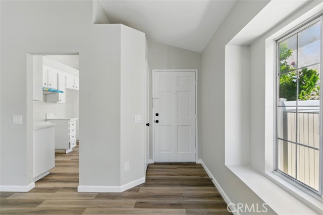 11979 Savona Dr, Fontana CA: https://media.crmls.org/medias/caf120d5-ace0-40f5-abe7-3451e0aefe18.jpg