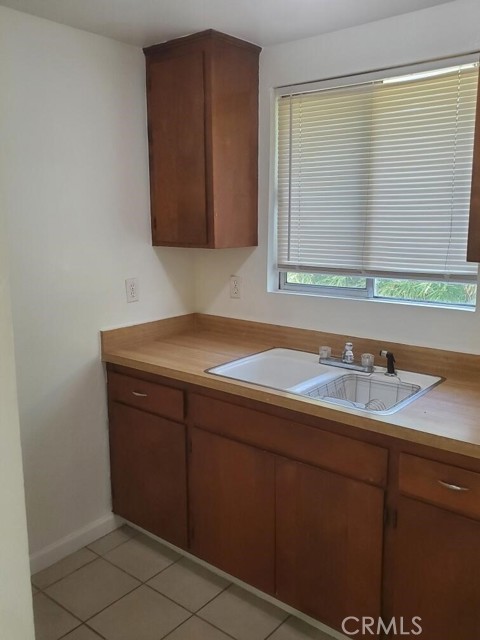 Detail Gallery Image 6 of 10 For 3891 Locust St, Riverside,  CA 92501 - 1 Beds | 1 Baths