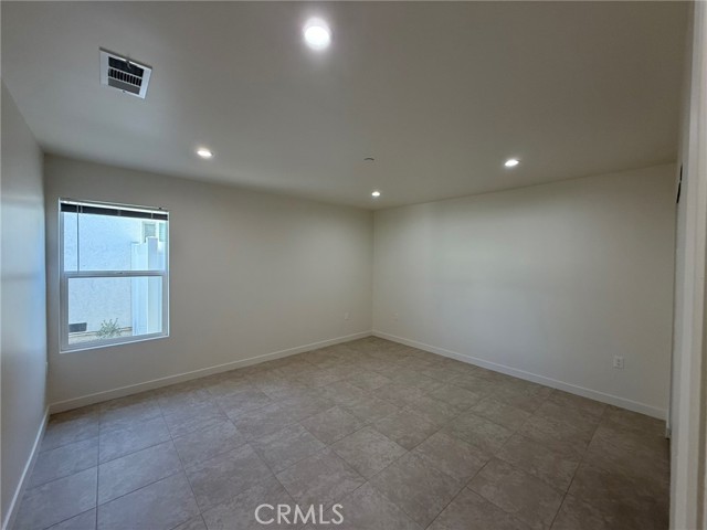 Detail Gallery Image 8 of 9 For 18110 Gault St, Reseda,  CA 91335 - 2 Beds | 1 Baths