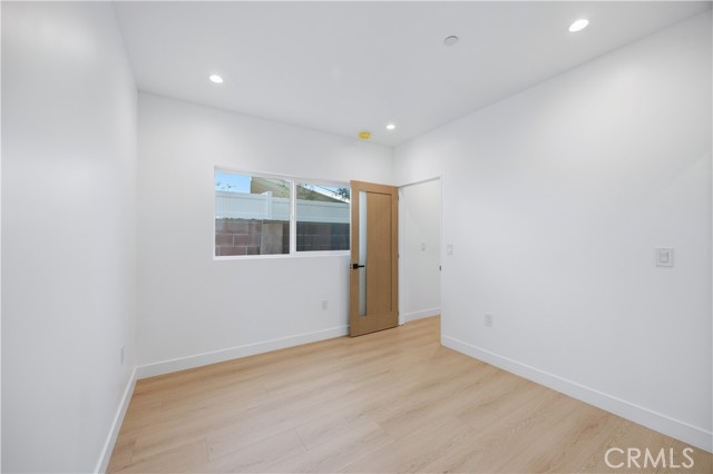 7702 Lasaine Avenue photo 10