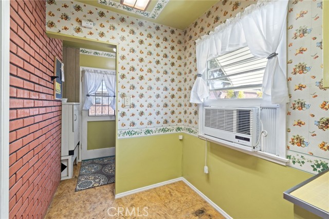 6345 Bigelow Street, Lakewood CA: https://media.crmls.org/medias/caf23335-86e1-4b8d-a1d8-8d778292383f.jpg