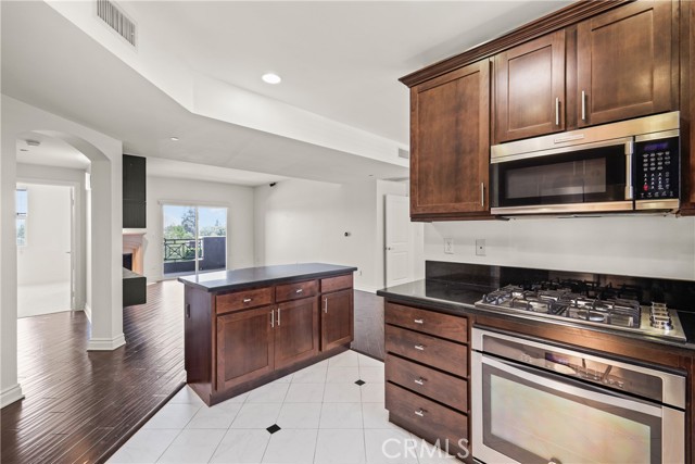 Detail Gallery Image 25 of 41 For 4424 Whitsett Ave #307,  Studio City,  CA 91604 - 2 Beds | 2 Baths