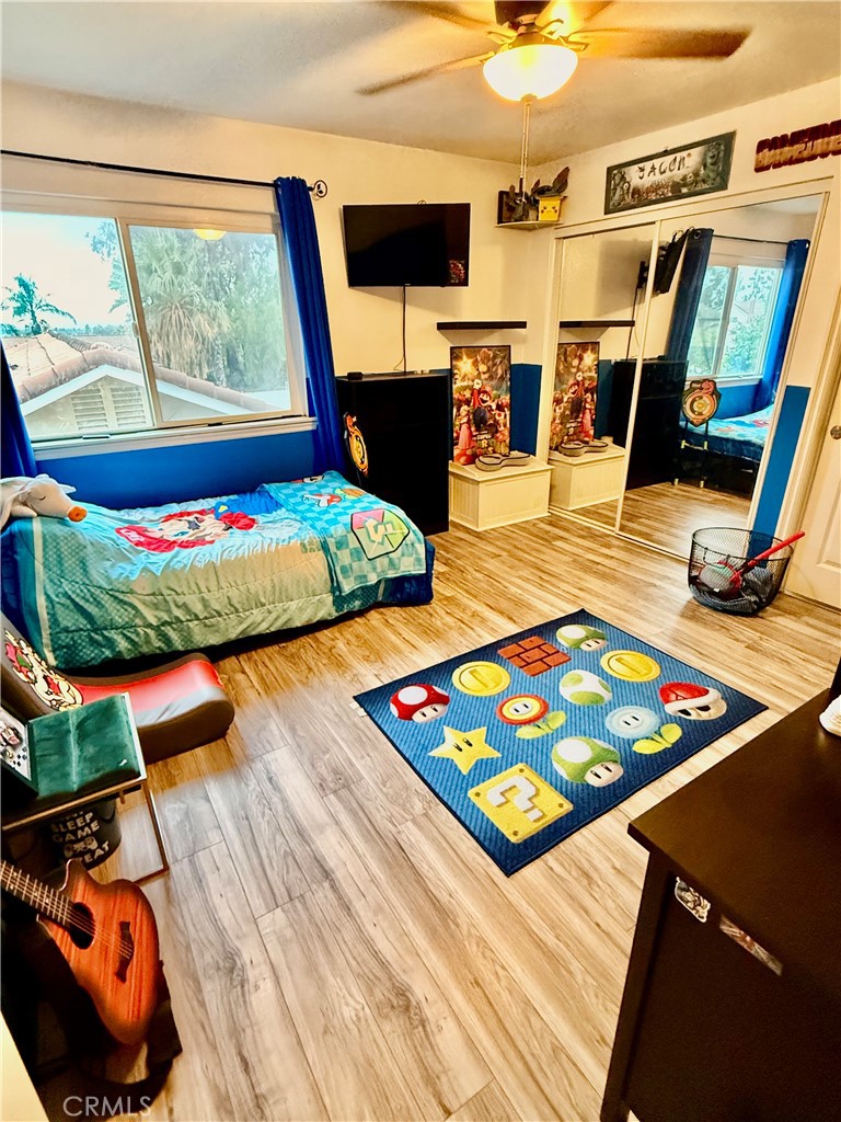 https://media.crmls.org/medias/caf32373-fc07-40c3-89c5-5ae8ecdb4a5e.jpg?preset=X-Large
