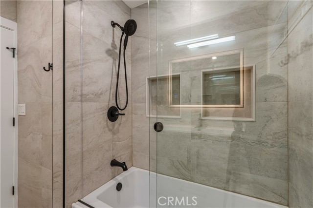 Detail Gallery Image 17 of 36 For 22255 Wyandotte, Canoga Park,  CA 91303 - 3 Beds | 2 Baths