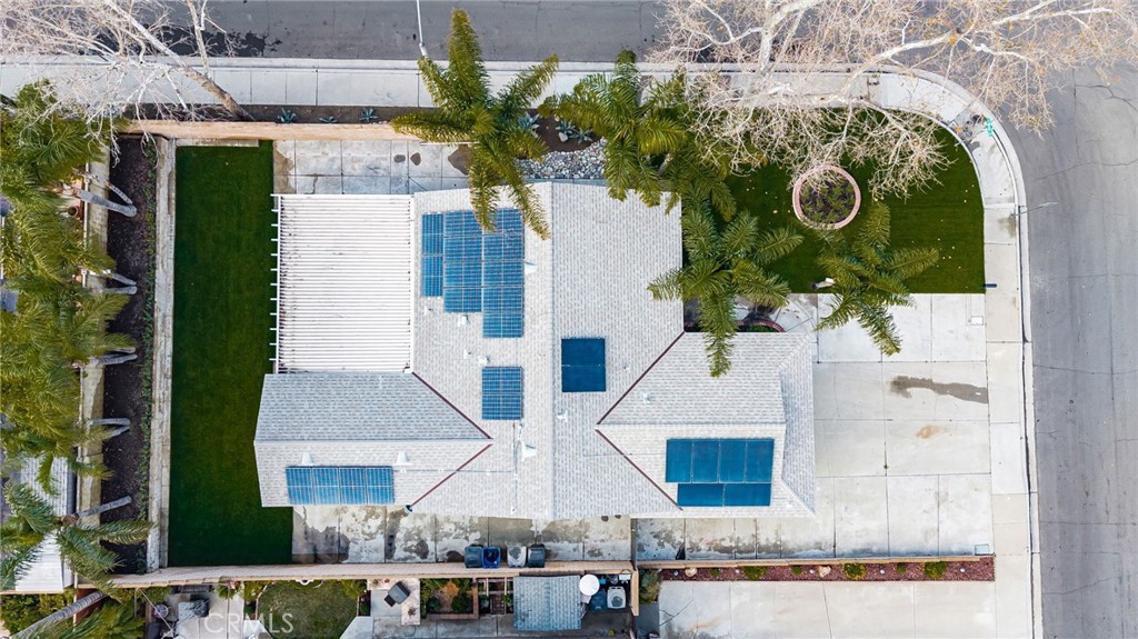 https://media.crmls.org/medias/caf33bc8-89a2-45e3-addc-ab4ad6d300c5.jpg?preset=X-Large