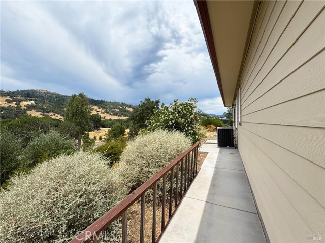 1910 Foothill Drive, Redwood Valley CA: https://media.crmls.org/medias/caf3fbe4-6036-440e-9936-69d9ae734810.jpg