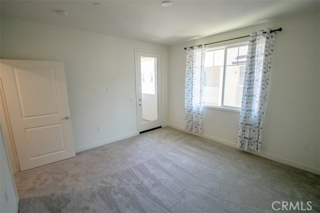 2850 Wagon Wheel Rd, Oxnard CA: https://media.crmls.org/medias/caf49f4f-b492-4ba4-8e01-a0a0c4bfdb38.jpg