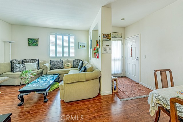 Detail Gallery Image 4 of 44 For 735 Francesca #202,  Walnut,  CA 91789 - 2 Beds | 2 Baths