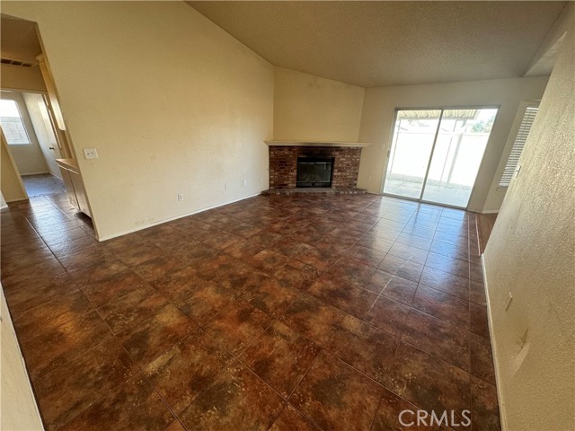 Detail Gallery Image 10 of 53 For 6133 Katrina Pl, Palmdale,  CA 93552 - 4 Beds | 2 Baths