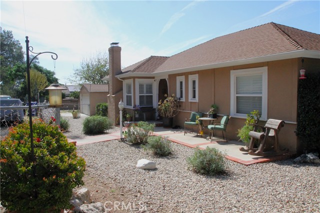 Detail Gallery Image 3 of 30 For 13250 Dyer St, Sylmar,  CA 91342 - 3 Beds | 1/1 Baths