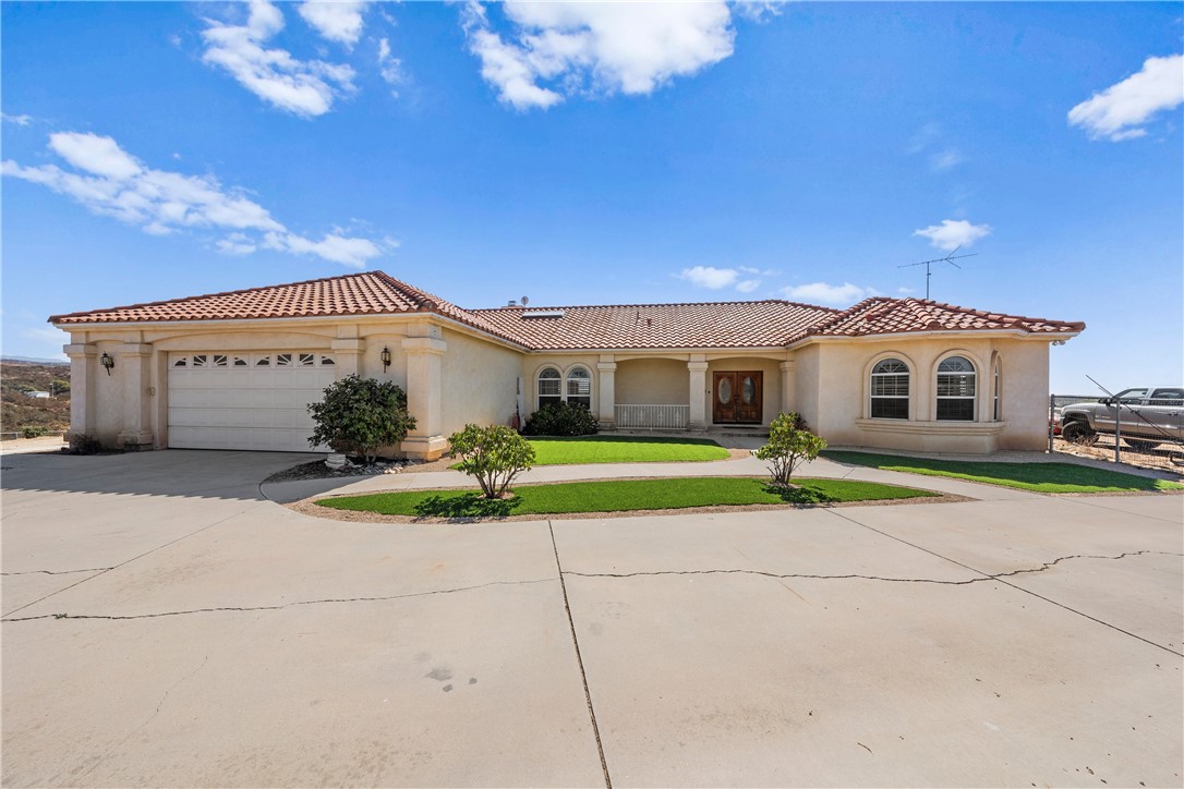 Detail Gallery Image 6 of 19 For 35725 Chenopod Dr, Hemet,  CA 92544 - 4 Beds | 3 Baths