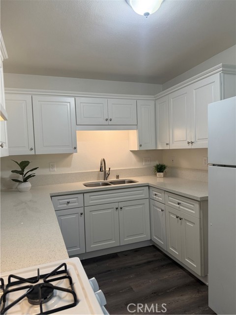 11286 San Mateo Drive, Loma Linda CA: https://media.crmls.org/medias/caf652a9-f43f-4f60-844b-5d4d7ebeb68f.jpg