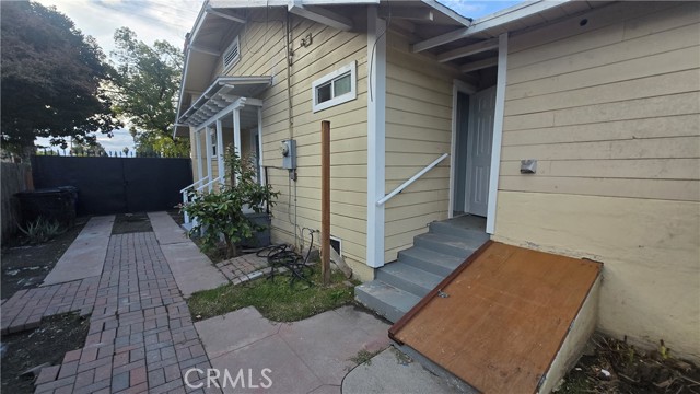 Detail Gallery Image 5 of 14 For 1767 N Arrowhead, San Bernardino,  CA 92405 - 3 Beds | 3 Baths