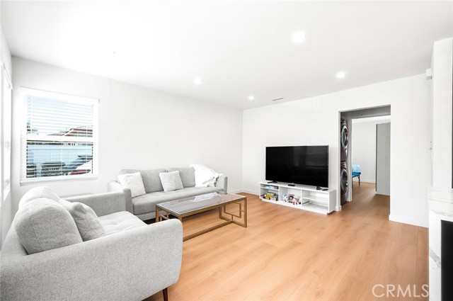 765 E Silva Street, Long Beach CA: https://media.crmls.org/medias/caf707b9-ca9d-49e5-b489-202c4e6c7cf2.jpg