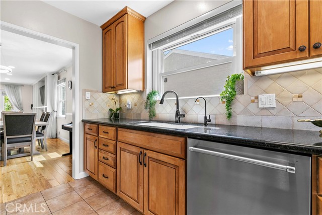 3348 Burritt Way, La Crescenta CA: https://media.crmls.org/medias/caf76c0c-6ddd-42df-9dc2-bc2941bb94ad.jpg
