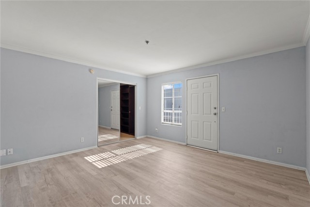 10925 Blix Street, Toluca Lake CA: https://media.crmls.org/medias/caf80a28-595f-4472-aec3-2752e35ecea2.jpg