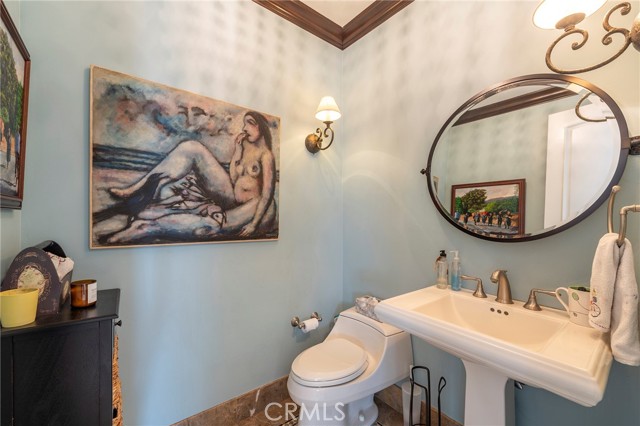 Detail Gallery Image 9 of 55 For 880 11th Street, Manhattan Beach,  CA 90266 - 5 Beds | 4 Baths