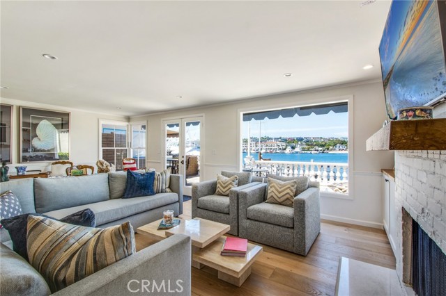 Detail Gallery Image 5 of 28 For 650 via Lido Nord, Newport Beach,  CA 92663 - 4 Beds | 3 Baths