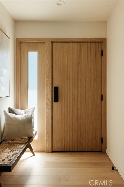 Detail Gallery Image 4 of 37 For 5557 Franrivers Ave, Woodland Hills,  CA 91367 - 4 Beds | 2/1 Baths