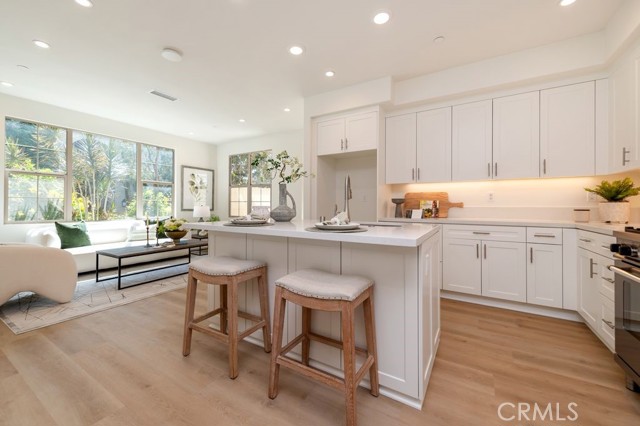 110 Trailing Comet, Irvine CA: https://media.crmls.org/medias/caf932cb-254a-4bdf-8495-85482eff9012.jpg