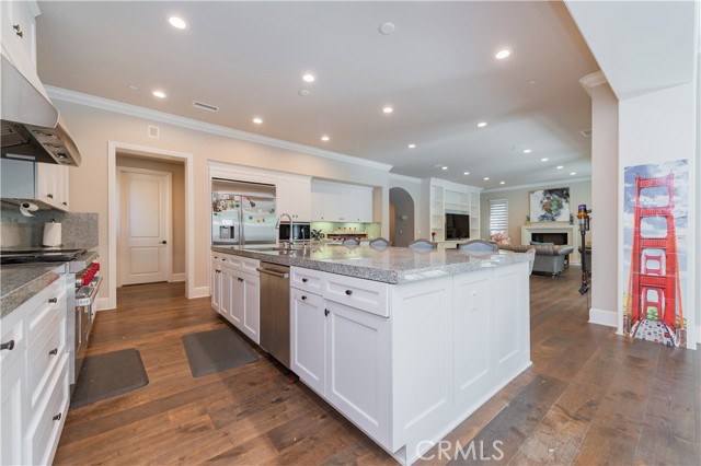 104 Quiet Place, Irvine CA: https://media.crmls.org/medias/cafa0396-1999-48ed-9f81-1f77a0e200a0.jpg