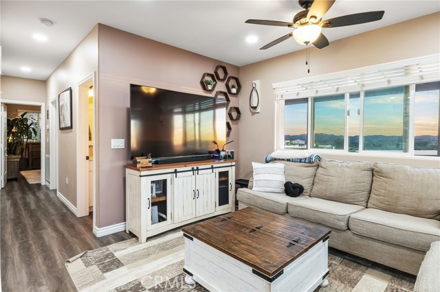 Detail Gallery Image 5 of 41 For 1134 Villa Calimesa Ln #58,  Calimesa,  CA 92320 - 3 Beds | 2 Baths