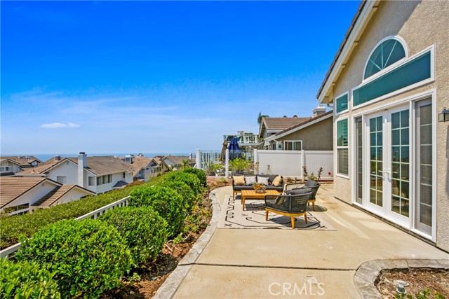 2210 Calle Opalo, San Clemente CA: https://media.crmls.org/medias/cafa94a4-097b-4cea-a020-82656e797659.jpg