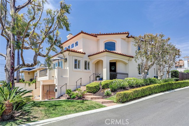 Detail Gallery Image 1 of 40 For 669 25th St, Manhattan Beach,  CA 90266 - 4 Beds | 4 Baths