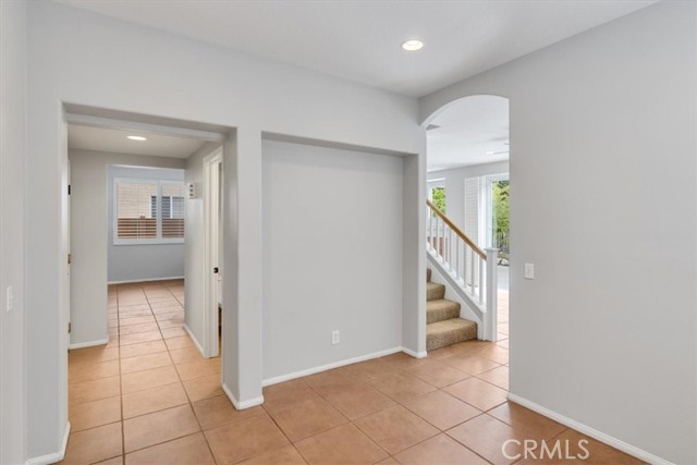 Detail Gallery Image 12 of 27 For 466 Fallbrook Ave, Newbury Park,  CA 91320 - 4 Beds | 2/1 Baths