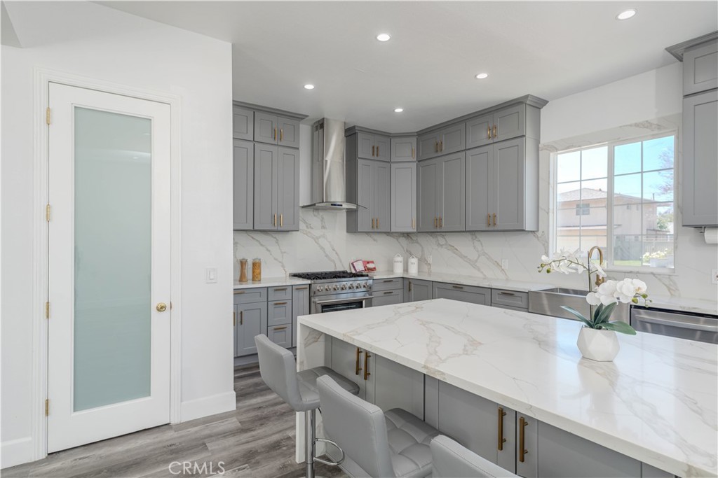 1224 E Live Oak Court