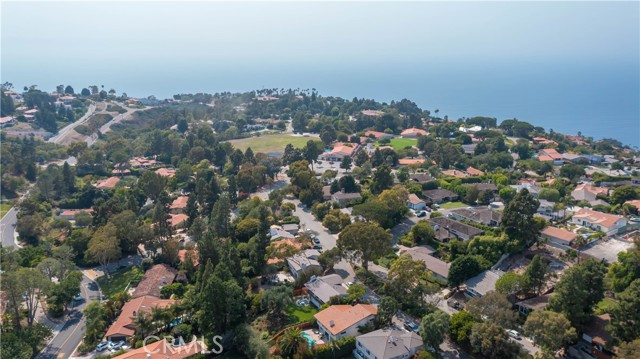 2220 Via Fernandez, Palos Verdes Estates, California 90274, 3 Bedrooms Bedrooms, ,2 BathroomsBathrooms,Residential,Sold,Via Fernandez,PV21186067