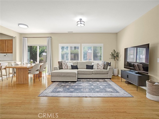 Detail Gallery Image 14 of 38 For 27027 Mountain Willow Ln, Canyon Country,  CA 91387 - 3 Beds | 2/1 Baths