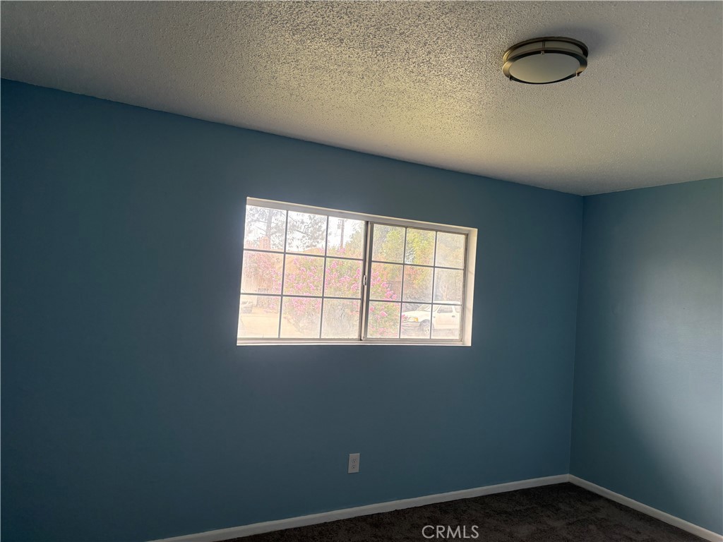 https://media.crmls.org/medias/cafe15ed-2297-4516-b658-ce62fd695569.jpg?preset=X-Large