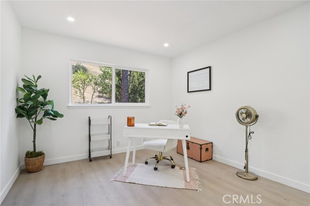 11060 Vanda Way, Shadow Hills CA: https://media.crmls.org/medias/cb005eae-0c57-4367-8a75-6506300a5e59.jpg