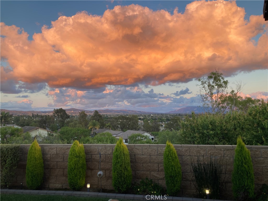 https://media.crmls.org/medias/cb00dc85-0e69-43ae-b16d-708f46f6e0c5.jpg?preset=X-Large