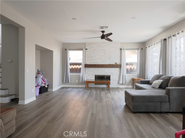 1870 Rosemont Circle, San Jacinto CA: https://media.crmls.org/medias/cb00f3fa-d1d7-4aca-b638-1cee14e87eed.jpg