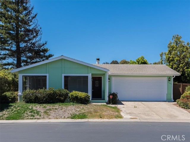 Detail Gallery Image 1 of 1 For 3383 Hummingbird Ln, Santa Maria,  CA 93455 - 2 Beds | 2 Baths