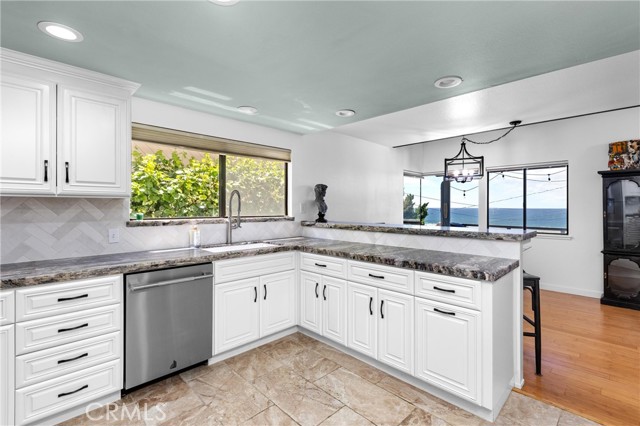 Detail Gallery Image 6 of 27 For 2630 Maple Ave, Morro Bay,  CA 93442 - 3 Beds | 3 Baths