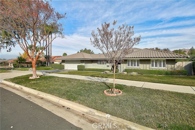 Detail Gallery Image 3 of 62 For 1535 via Tioga, Riverside,  CA 92506 - 4 Beds | 2 Baths