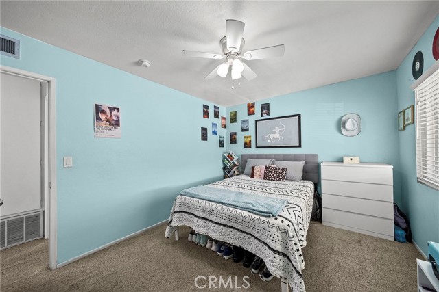 Detail Gallery Image 22 of 44 For 16503 Fairglade, Canyon Country,  CA 91387 - 4 Beds | 3 Baths