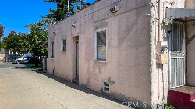 8933 Bowman Avenue, South Gate CA: https://media.crmls.org/medias/cb023133-ba6d-4632-9344-d2284ef03554.jpg
