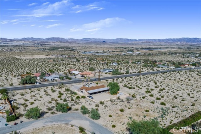 73255 Two Mile Road, 29 Palms CA: https://media.crmls.org/medias/cb0259e1-9ef9-4ebb-af37-6c31bb0ba164.jpg