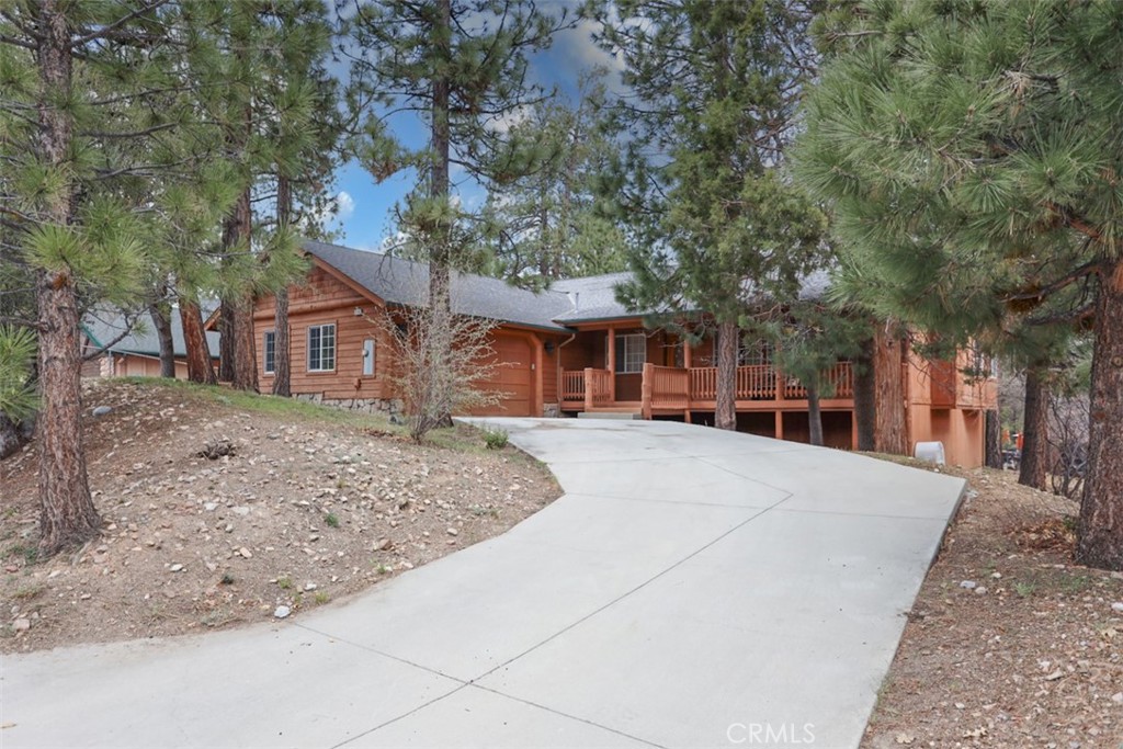 1219 W Alpenweg Drive