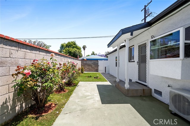 292 Covina Avenue, Long Beach CA: https://media.crmls.org/medias/cb02aaf1-4d5d-44c5-bc24-fb3ec575059a.jpg