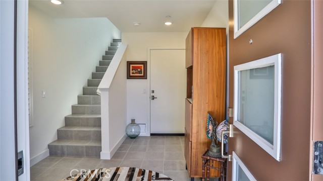 Foyer, direct access to garage.