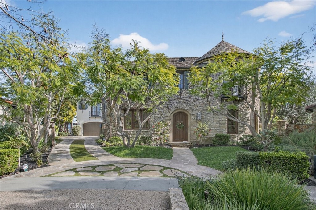 18 Mission Ridge Road