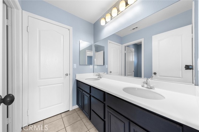 14261 Settlers Ridge Court, Eastvale CA: https://media.crmls.org/medias/cb03a3af-6b6b-478b-95be-7f4ea7d01625.jpg