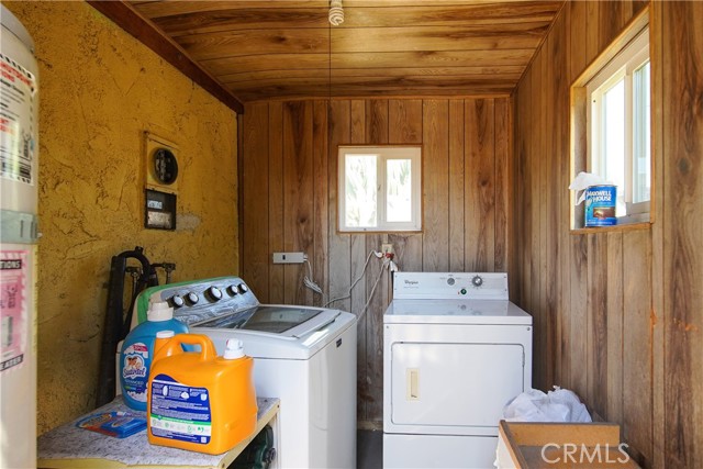 17934 E Newburgh Street, Azusa CA: https://media.crmls.org/medias/cb03cde1-ff3e-4e2d-86e0-6e4c51570176.jpg